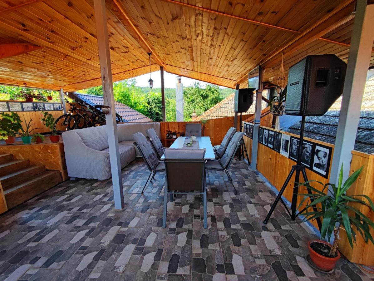 Appartement Casa Anna&Criss à Orşova Extérieur photo