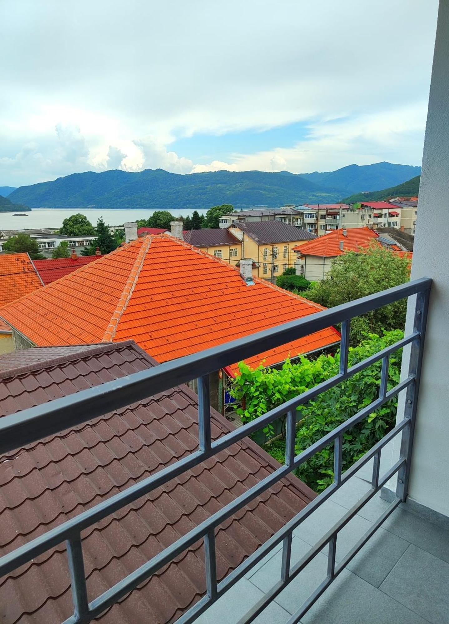 Appartement Casa Anna&Criss à Orşova Extérieur photo